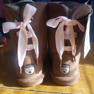 Bearpaw Booties size 2
